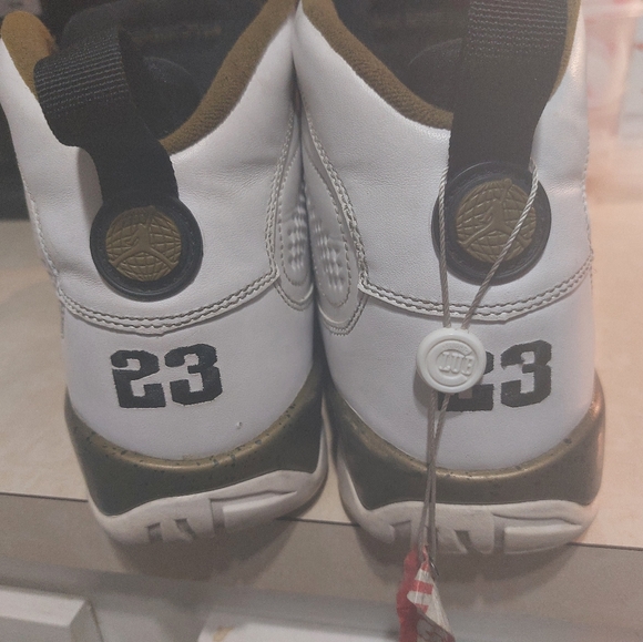 Jordan IX Statue Size 12